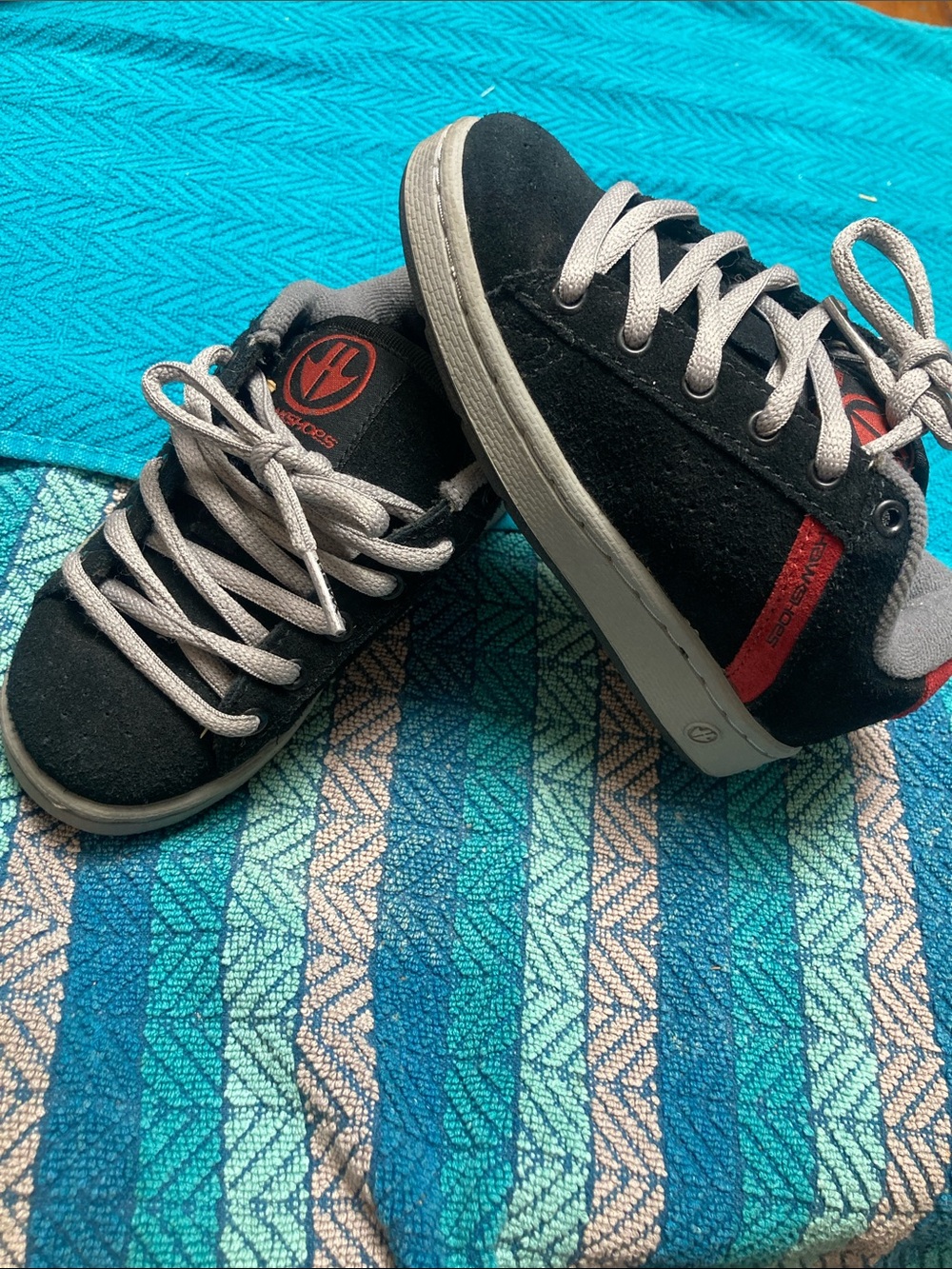 Tony Hawk Black Sneakers with Gray Laces and Red Accent